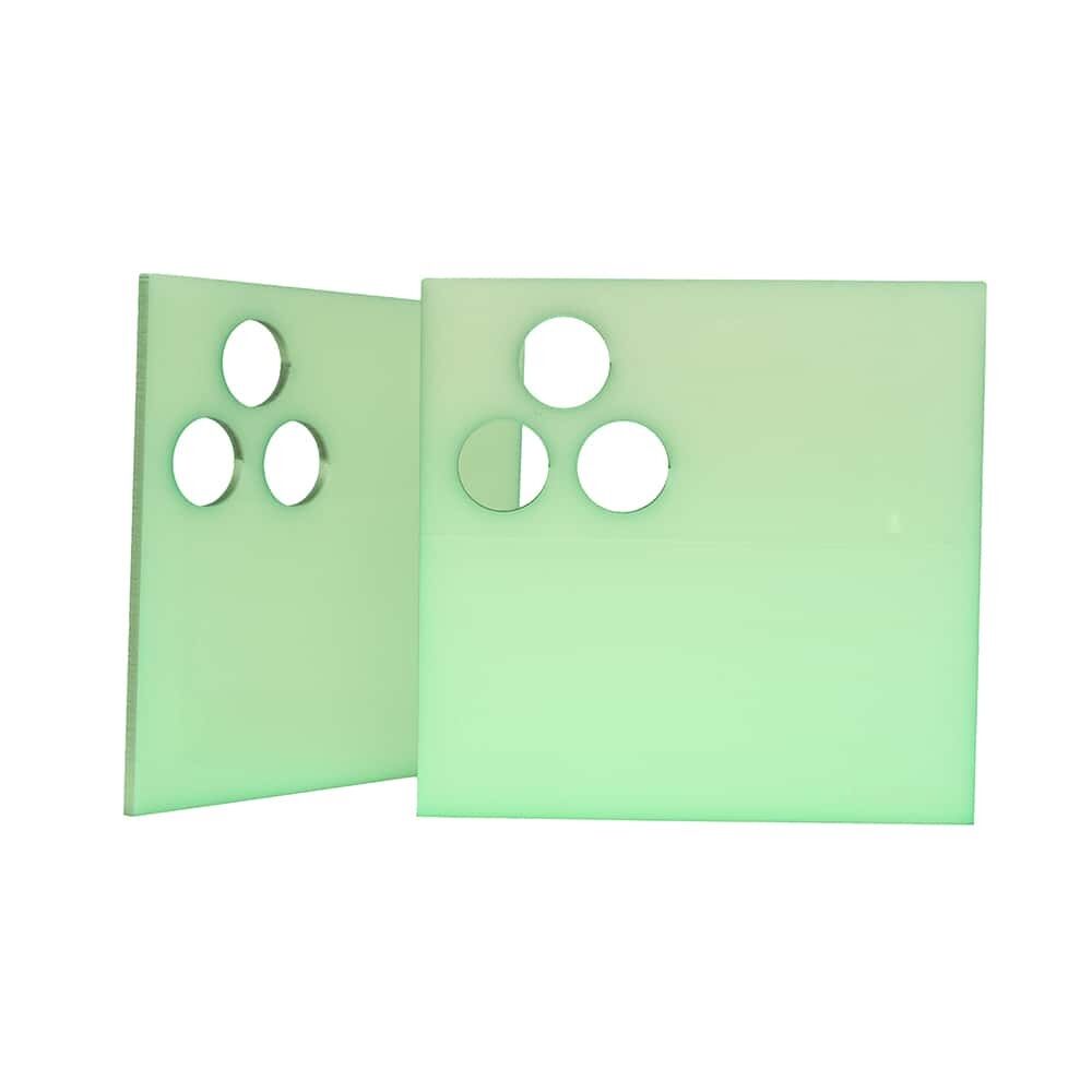 Green 154 x 203 cm x 3 mm